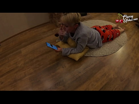 ❤️ 瘋狂的金發女郎吸吮巨大的雞巴並在上面彈跳 - 肛交 硬色情 在色情 zh-tw.pinkporno.ru ️❤